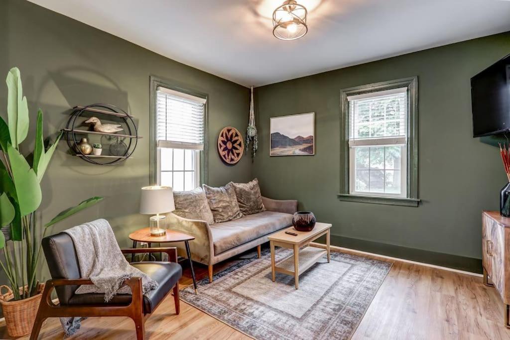 Cozy Dark & Moody New Reno 10 Mins To Lanc Mountville