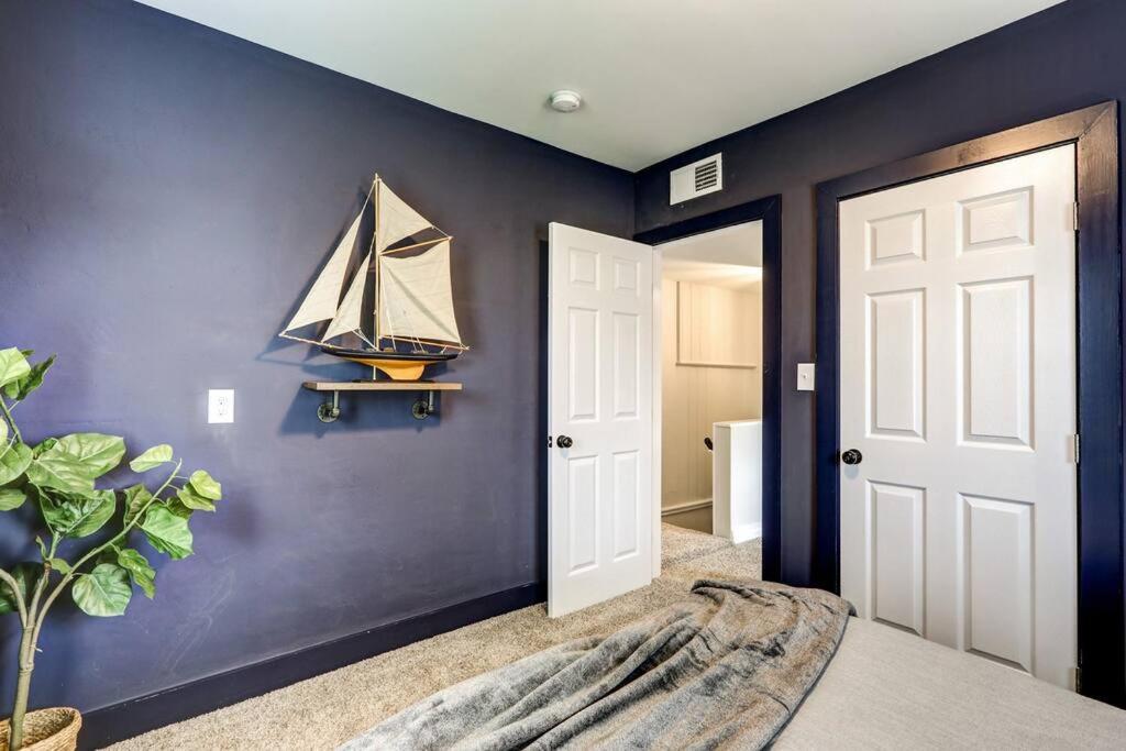 Cozy Dark & Moody New Reno 10 Mins To Lanc Сasa de vacaciones Mountville