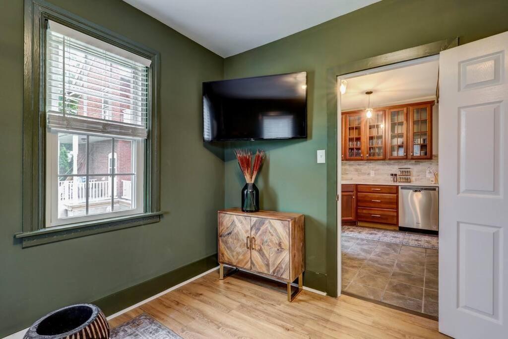 Cozy Dark & Moody New Reno 10 Mins To Lanc Сasa de vacaciones Mountville