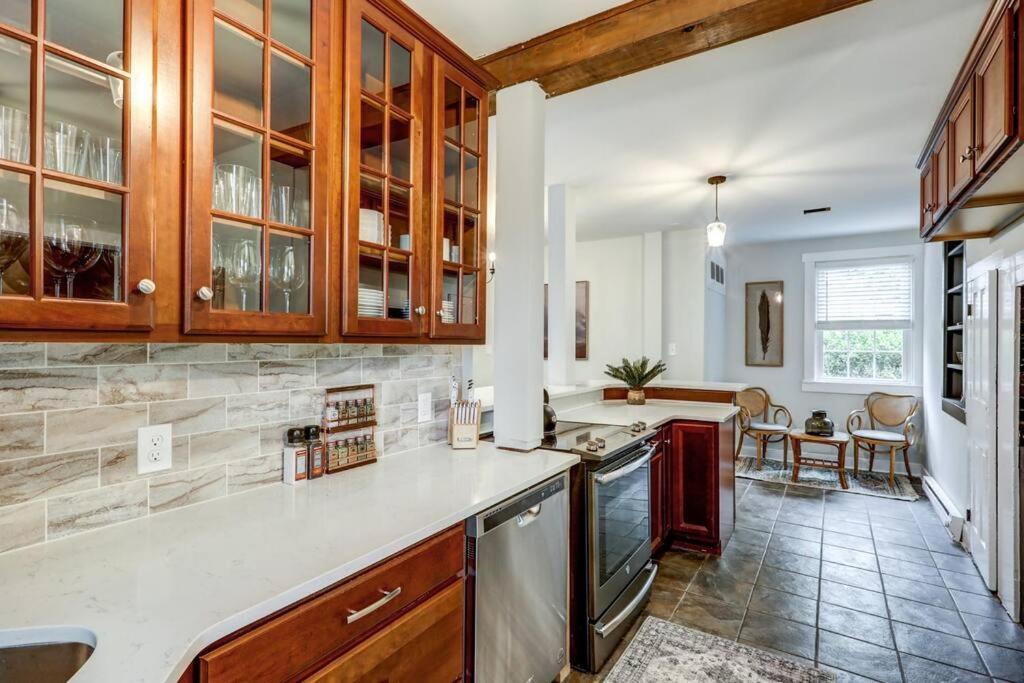 Cozy Dark & Moody New Reno 10 Mins To Lanc Mountville