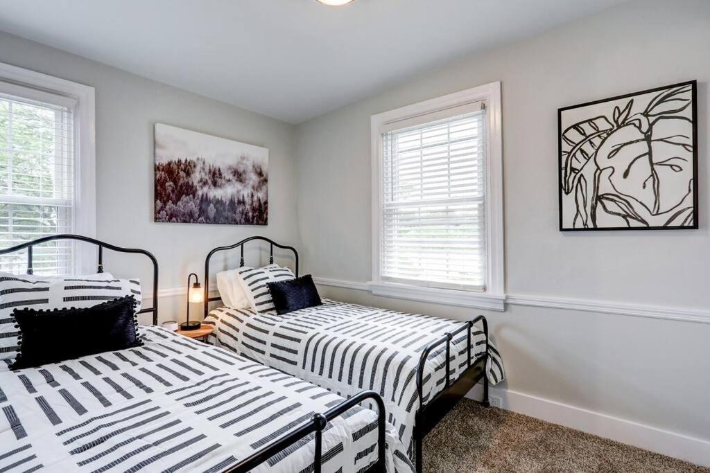 Cozy Dark & Moody New Reno 10 Mins To Lanc Сasa de vacaciones *